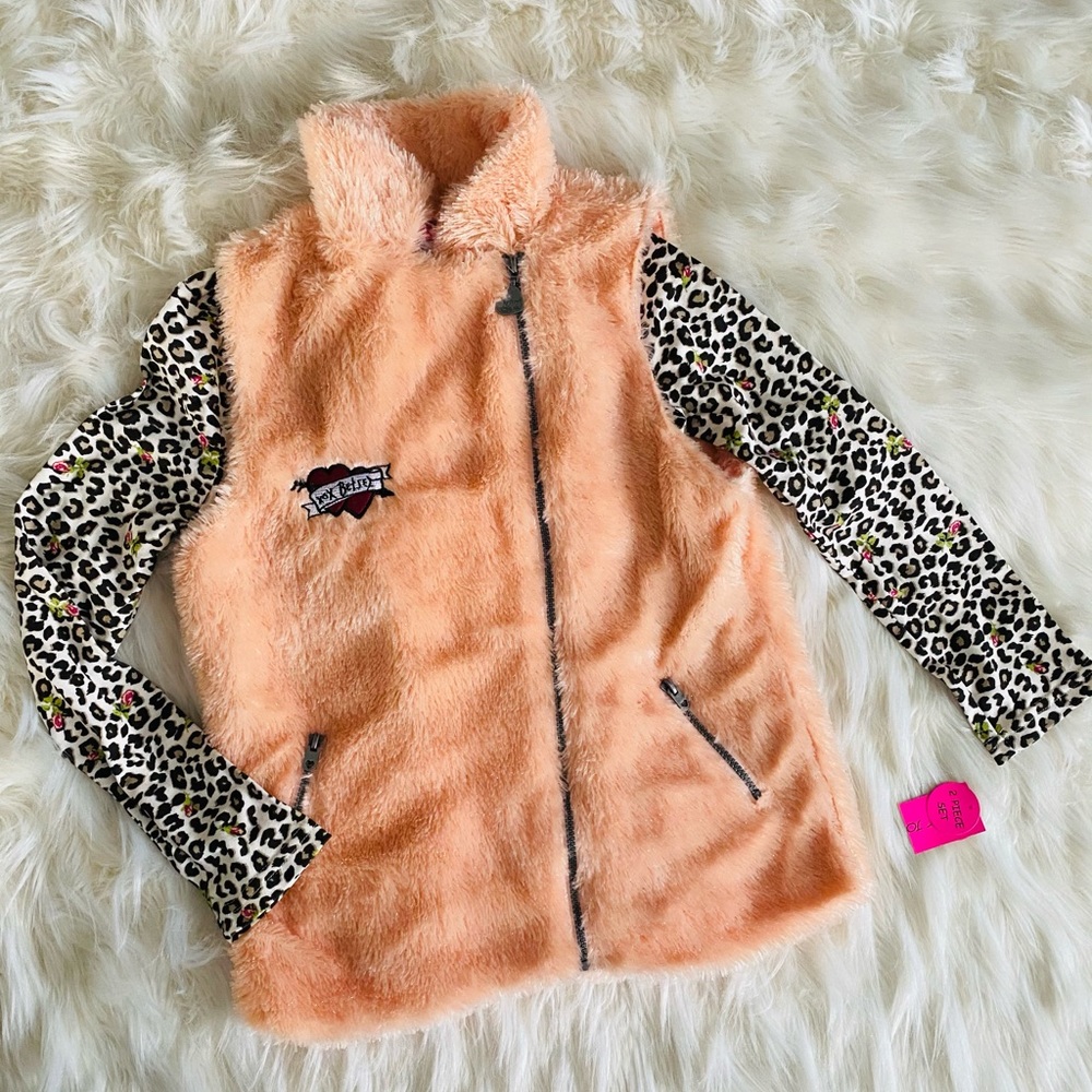 😍 Too cute!!! Betsey Johnson vest